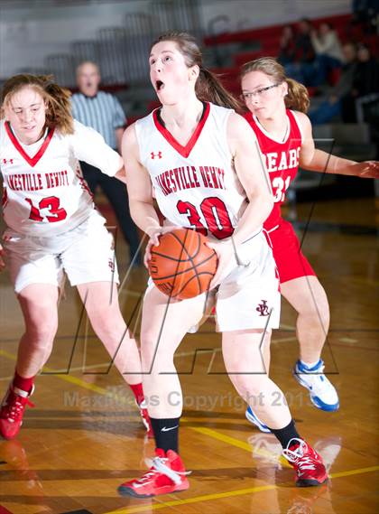 Thumbnail 2 in Jamesville-DeWitt vs. Chittenango photogallery.