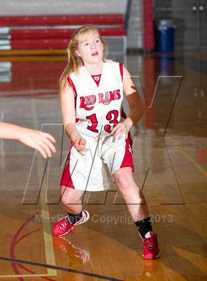 Thumbnail 3 in Jamesville-DeWitt vs. Chittenango photogallery.