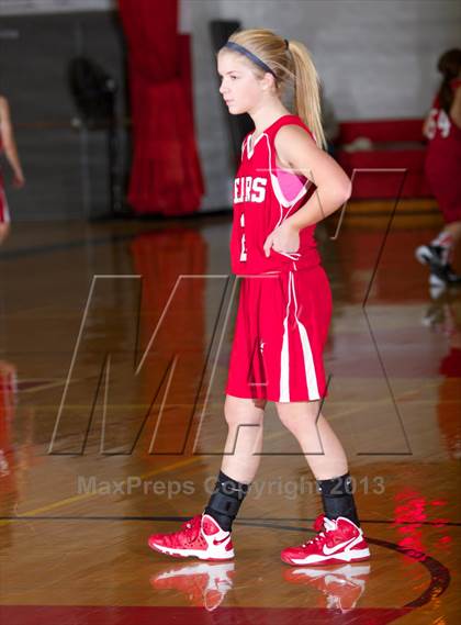 Thumbnail 2 in Jamesville-DeWitt vs. Chittenango photogallery.