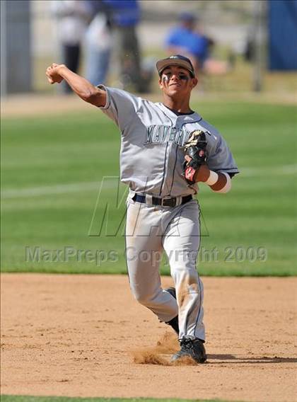 Thumbnail 2 in La Costa Canyon vs Rancho Bernardo (Lions Tournament) photogallery.