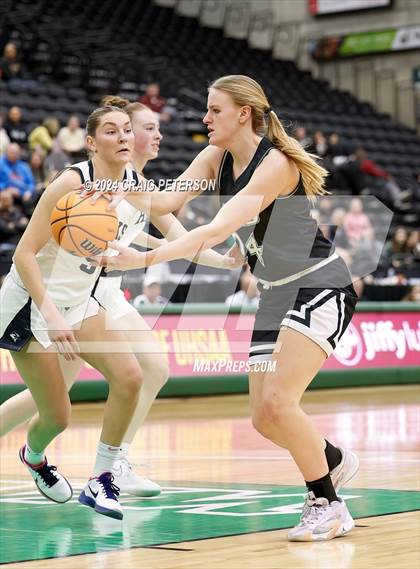 Thumbnail 3 in Payson vs. Ridgeline (UHSAA 4A Semifinals) photogallery.