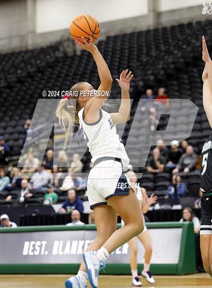 Thumbnail 1 in Payson vs. Ridgeline (UHSAA 4A Semifinals) photogallery.