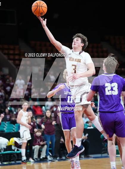 Thumbnail 2 in Alamosa vs Lutheran (CHSAA 4A Great 8) photogallery.