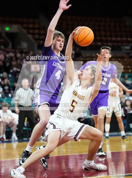 Thumbnail 3 in Alamosa vs Lutheran (CHSAA 4A Great 8) photogallery.