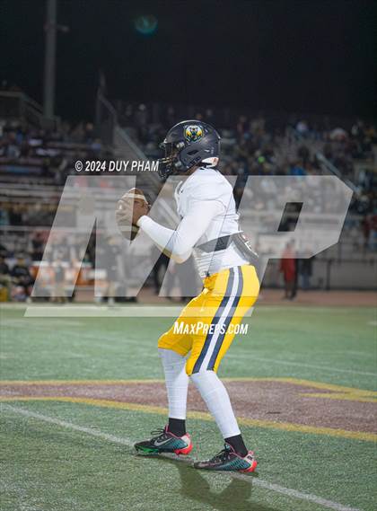 Thumbnail 3 in Rio Hondo Prep vs. Warren (CIF SS Division 7 Final) photogallery.