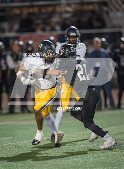 Thumbnail 2 in Rio Hondo Prep vs. Warren (CIF SS Division 7 Final) photogallery.