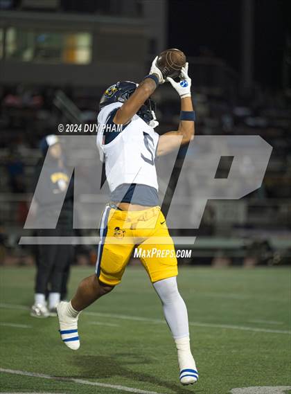 Thumbnail 3 in Rio Hondo Prep vs. Warren (CIF SS Division 7 Final) photogallery.