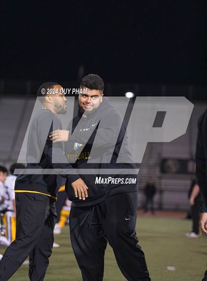 Thumbnail 2 in Rio Hondo Prep vs. Warren (CIF SS Division 7 Final) photogallery.