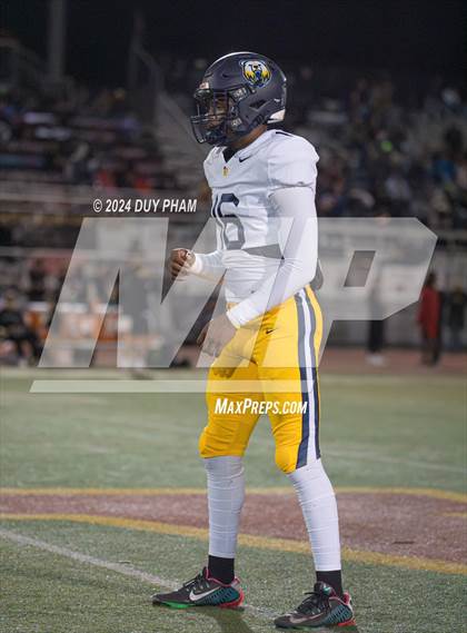 Thumbnail 2 in Rio Hondo Prep vs. Warren (CIF SS Division 7 Final) photogallery.