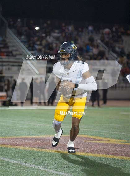 Thumbnail 2 in Rio Hondo Prep vs. Warren (CIF SS Division 7 Final) photogallery.