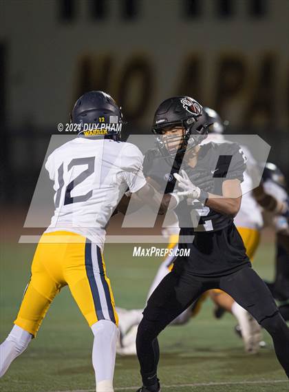 Thumbnail 2 in Rio Hondo Prep vs. Warren (CIF SS Division 7 Final) photogallery.