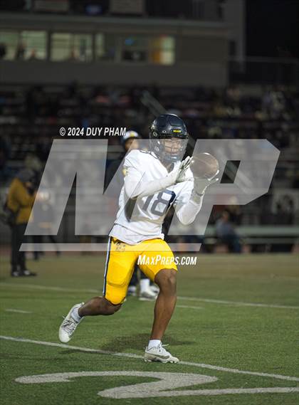 Thumbnail 3 in Rio Hondo Prep vs. Warren (CIF SS Division 7 Final) photogallery.
