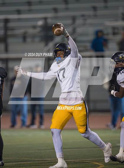 Thumbnail 3 in Rio Hondo Prep vs. Warren (CIF SS Division 7 Final) photogallery.