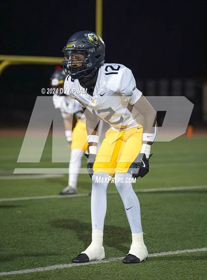 Thumbnail 3 in Rio Hondo Prep vs. Warren (CIF SS Division 7 Final) photogallery.