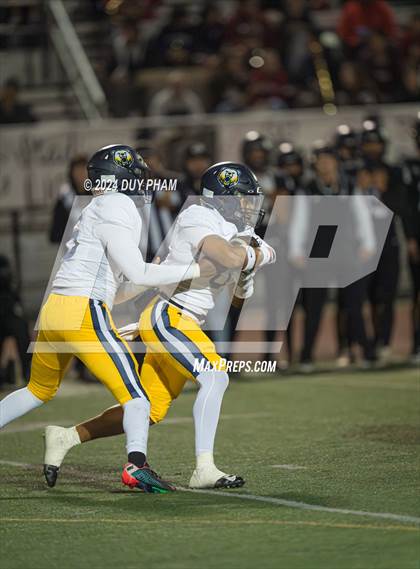 Thumbnail 2 in Rio Hondo Prep vs. Warren (CIF SS Division 7 Final) photogallery.