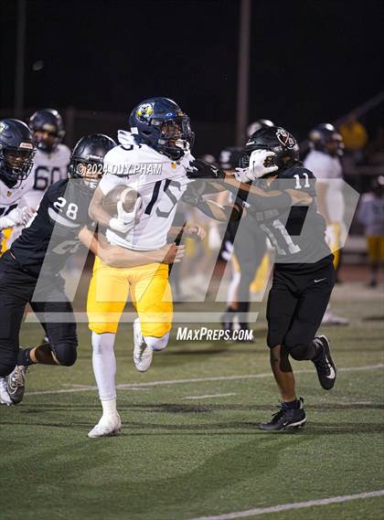 Thumbnail 3 in Rio Hondo Prep vs. Warren (CIF SS Division 7 Final) photogallery.