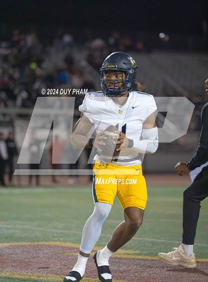 Thumbnail 1 in Rio Hondo Prep vs. Warren (CIF SS Division 7 Final) photogallery.