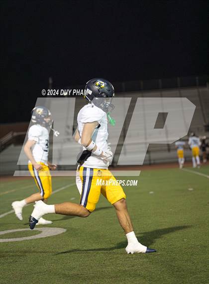 Thumbnail 2 in Rio Hondo Prep vs. Warren (CIF SS Division 7 Final) photogallery.