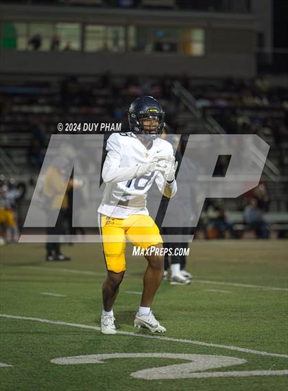 Thumbnail 2 in Rio Hondo Prep vs. Warren (CIF SS Division 7 Final) photogallery.