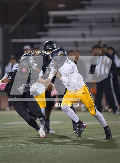 Thumbnail 2 in Rio Hondo Prep vs. Warren (CIF SS Division 7 Final) photogallery.