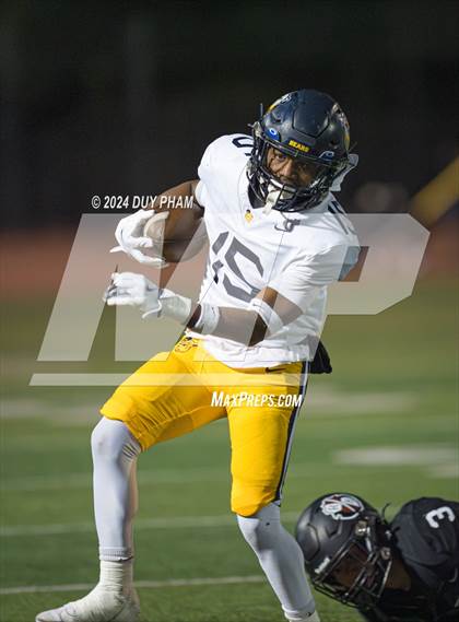 Thumbnail 2 in Rio Hondo Prep vs. Warren (CIF SS Division 7 Final) photogallery.