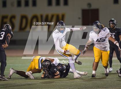 Thumbnail 3 in Rio Hondo Prep vs. Warren (CIF SS Division 7 Final) photogallery.
