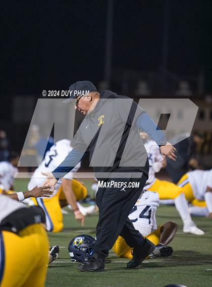 Thumbnail 2 in Rio Hondo Prep vs. Warren (CIF SS Division 7 Final) photogallery.