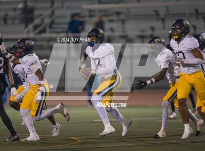 Thumbnail 2 in Rio Hondo Prep vs. Warren (CIF SS Division 7 Final) photogallery.