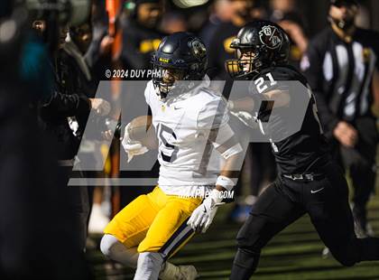 Thumbnail 2 in Rio Hondo Prep vs. Warren (CIF SS Division 7 Final) photogallery.