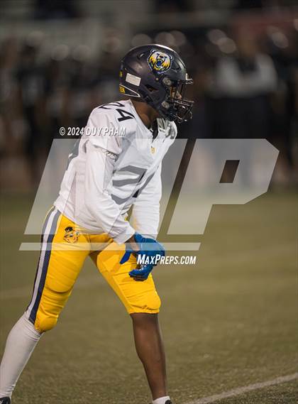 Thumbnail 1 in Rio Hondo Prep vs. Warren (CIF SS Division 7 Final) photogallery.