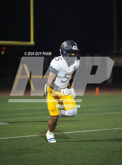 Thumbnail 3 in Rio Hondo Prep vs. Warren (CIF SS Division 7 Final) photogallery.