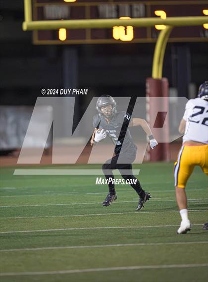 Thumbnail 2 in Rio Hondo Prep vs. Warren (CIF SS Division 7 Final) photogallery.
