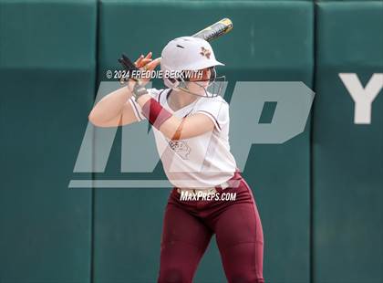 Thumbnail 3 in Calallen vs. Sanger (UIL 4A Softball Semifinal) photogallery.
