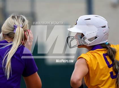 Thumbnail 2 in Calallen vs. Sanger (UIL 4A Softball Semifinal) photogallery.