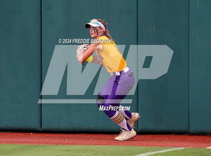Thumbnail 2 in Calallen vs. Sanger (UIL 4A Softball Semifinal) photogallery.