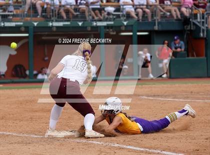 Thumbnail 3 in Calallen vs. Sanger (UIL 4A Softball Semifinal) photogallery.