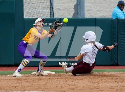 Thumbnail 1 in Calallen vs. Sanger (UIL 4A Softball Semifinal) photogallery.