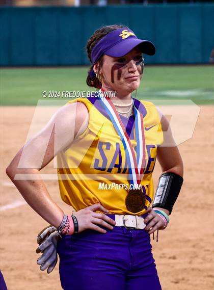 Thumbnail 3 in Calallen vs. Sanger (UIL 4A Softball Semifinal) photogallery.