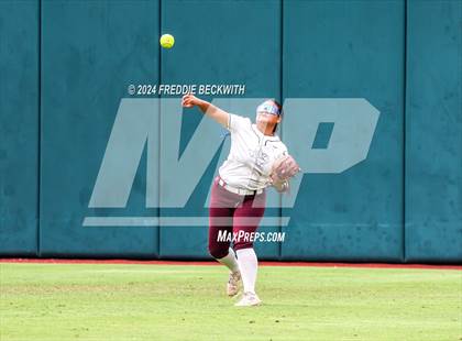 Thumbnail 1 in Calallen vs. Sanger (UIL 4A Softball Semifinal) photogallery.