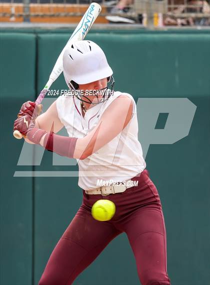Thumbnail 2 in Calallen vs. Sanger (UIL 4A Softball Semifinal) photogallery.