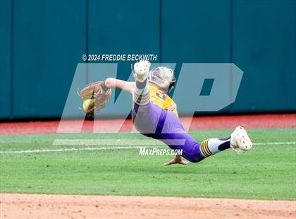 Thumbnail 1 in Calallen vs. Sanger (UIL 4A Softball Semifinal) photogallery.