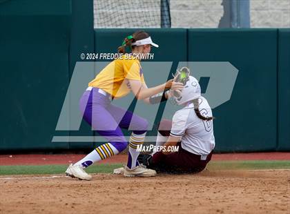 Thumbnail 2 in Calallen vs. Sanger (UIL 4A Softball Semifinal) photogallery.
