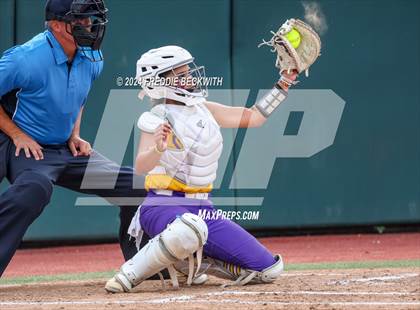 Thumbnail 1 in Calallen vs. Sanger (UIL 4A Softball Semifinal) photogallery.