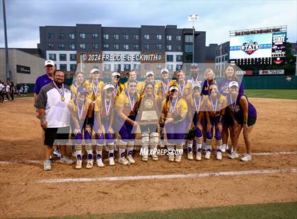 Thumbnail 3 in Calallen vs. Sanger (UIL 4A Softball Semifinal) photogallery.