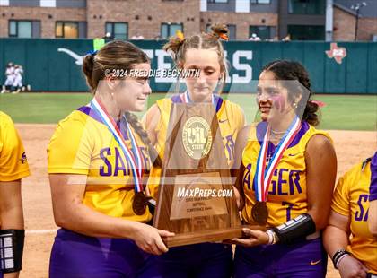 Thumbnail 3 in Calallen vs. Sanger (UIL 4A Softball Semifinal) photogallery.