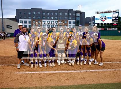 Thumbnail 1 in Calallen vs. Sanger (UIL 4A Softball Semifinal) photogallery.
