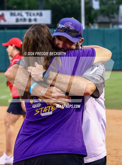 Thumbnail 1 in Calallen vs. Sanger (UIL 4A Softball Semifinal) photogallery.