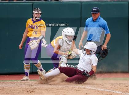 Thumbnail 1 in Calallen vs. Sanger (UIL 4A Softball Semifinal) photogallery.