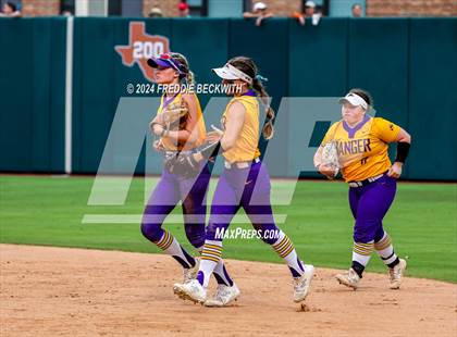 Thumbnail 3 in Calallen vs. Sanger (UIL 4A Softball Semifinal) photogallery.