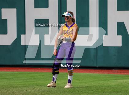 Thumbnail 3 in Calallen vs. Sanger (UIL 4A Softball Semifinal) photogallery.